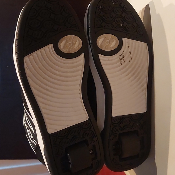 Heelys Propel 2.0 Black/White Ankle-High - Picture 8 of 9